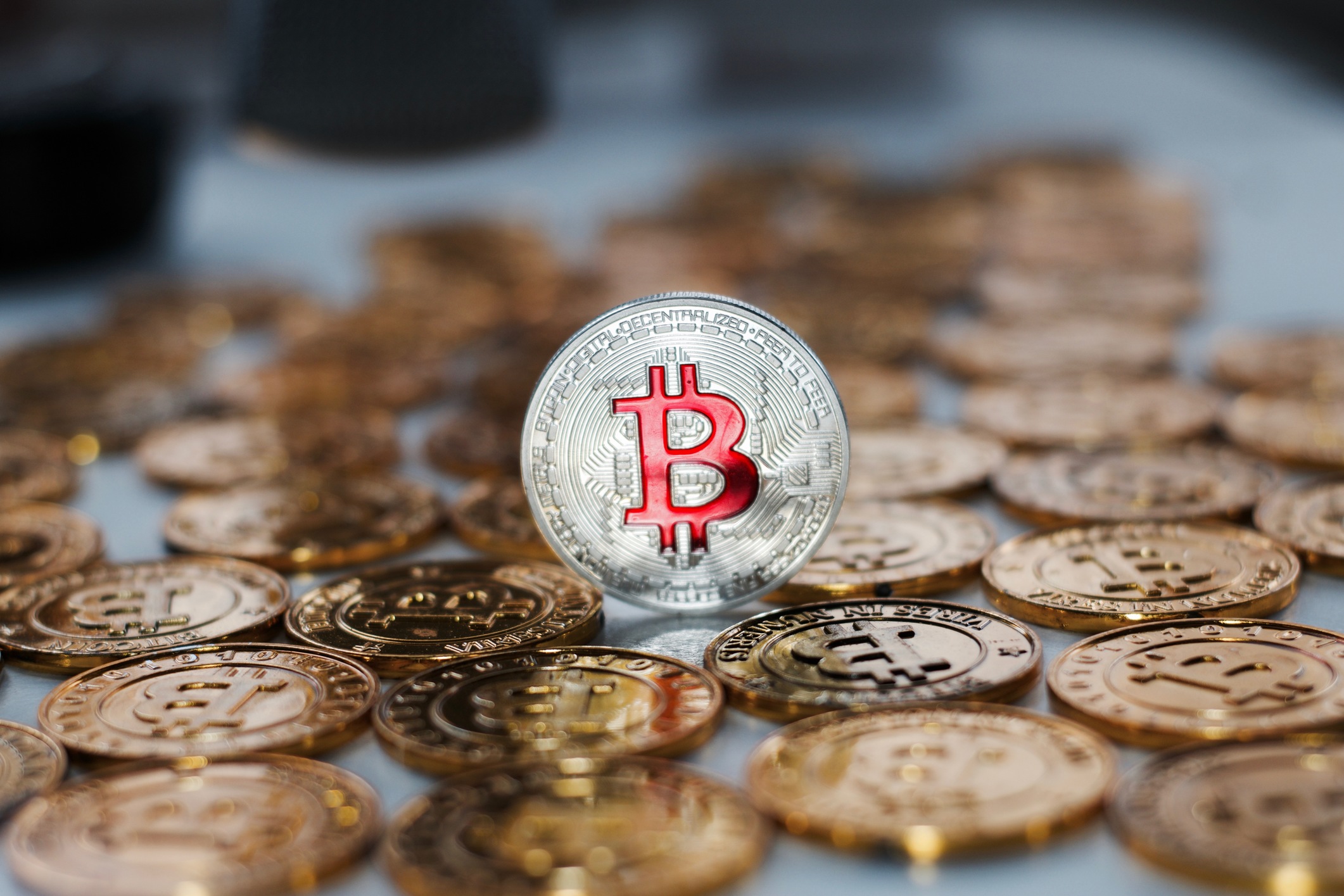 美股异动｜Coinbase盘前大跌超117% Q2总收入逊于预期+比特币连续多日走低