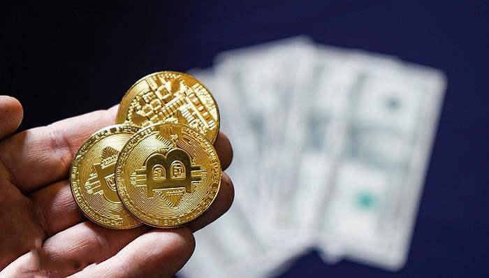 携市值近500亿元比特币出逃钱志敏在英国被判11年8个月!她在床上被捕现场画面曝光